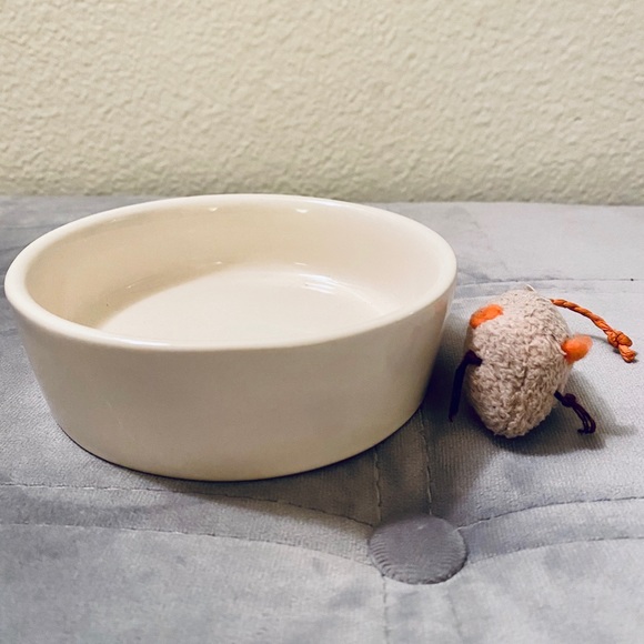 Rae Dunn | Meow | Cat Bowl 🐱 - Picture 5 of 5